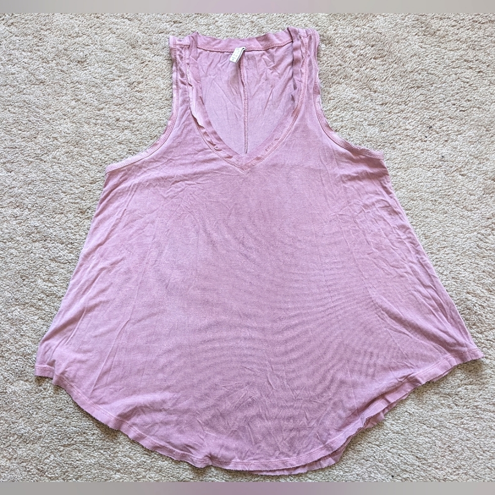 Z Supply V Neck Tank size Small Pink